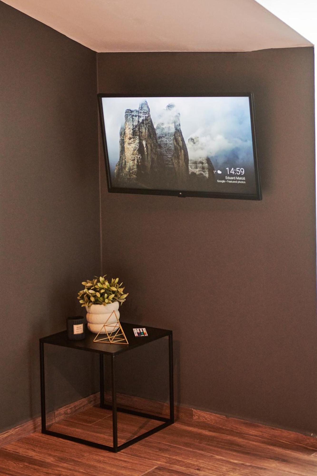 The Skyline Suite 弗洛里纳 外观 照片